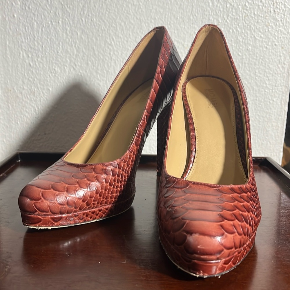 Michael Kors Ethel Burgundy Platform Pumps Size 8.5